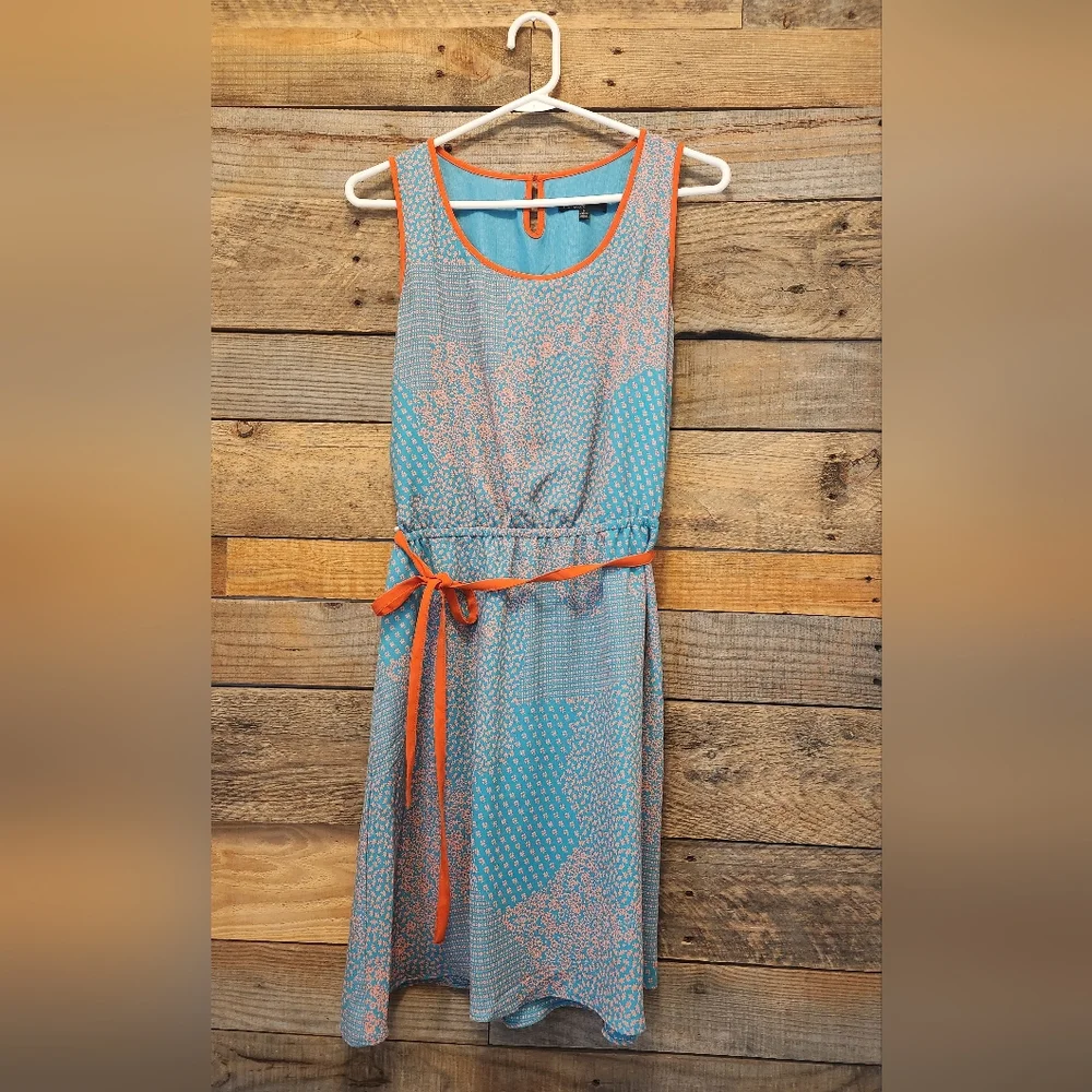 Dress - Picture 1 of 3